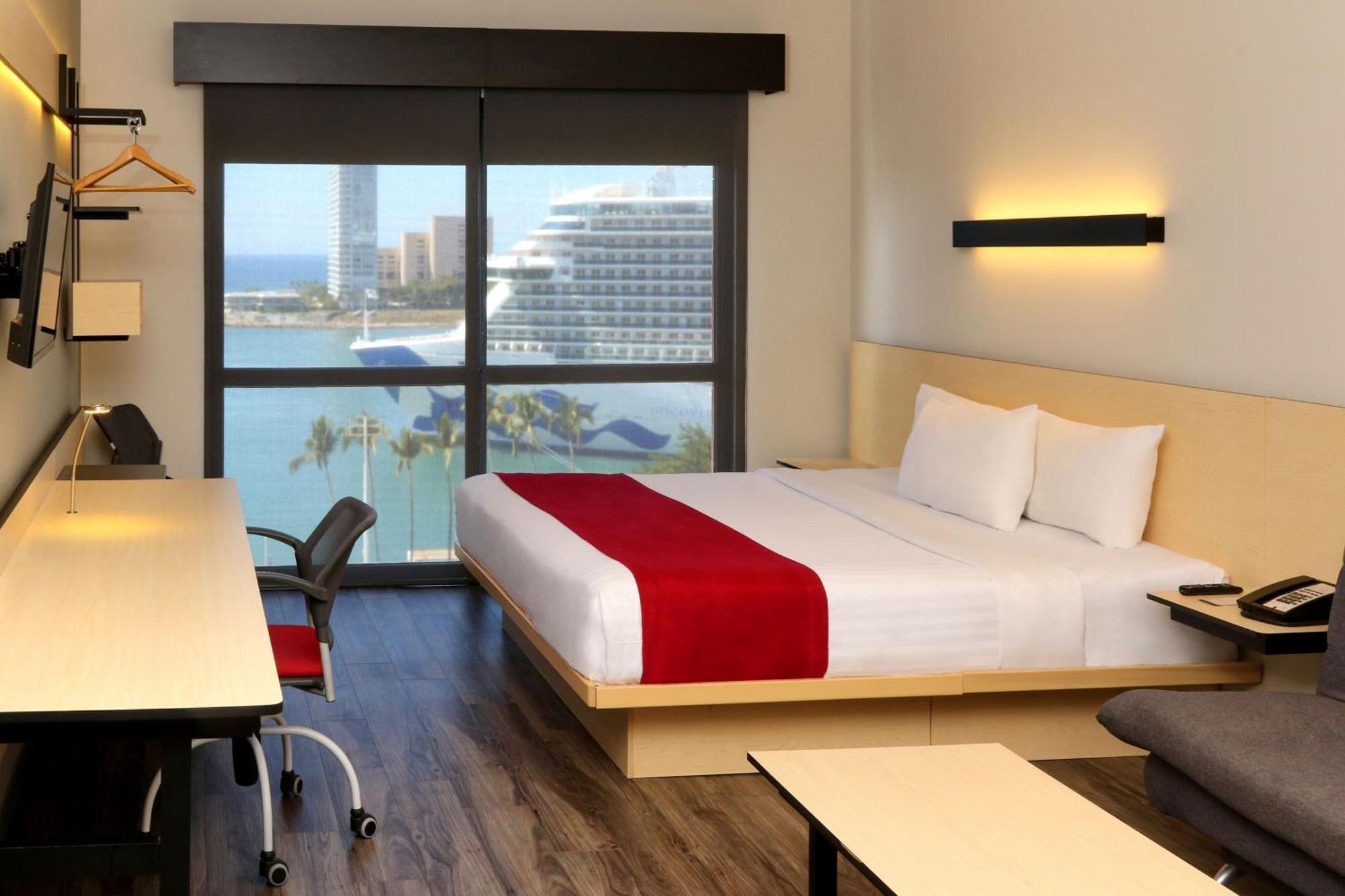 City Express Plus By Marriott Puerto Vallarta Extérieur photo